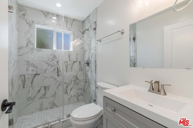 Foto del edificio - 8461 Calvin Ave