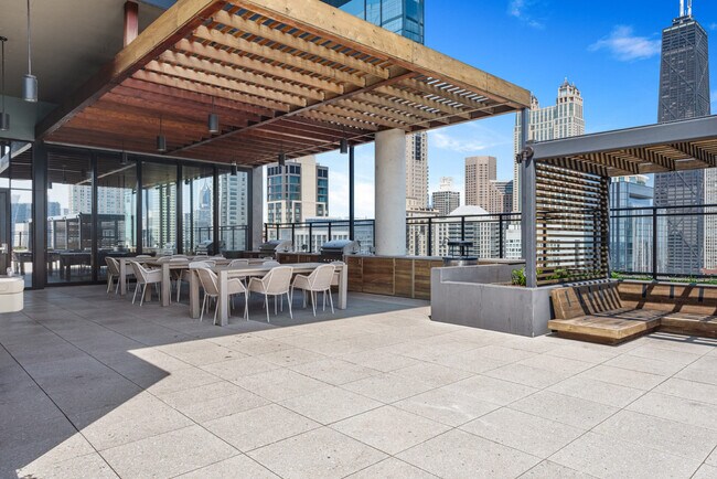 Foto del edificio - 829 N Clark St