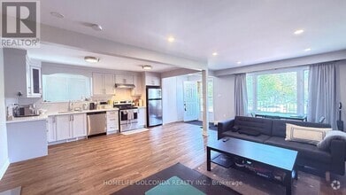 Building Photo - 30 HEATHERSIDE MAIN FL Dr