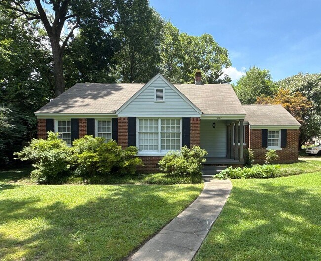 Photo - 907 Echles St House