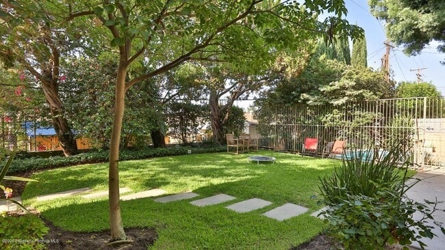 Building Photo - Coming Soon: Stylish 2-Bed Apartment with Underground Parking