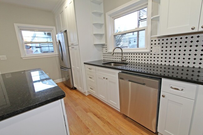 Building Photo - 23 Ossipee Rd