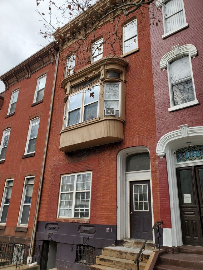 Building Photo - 1011 Penn St