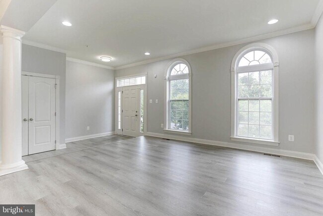 Foto del edificio - 7628 Elmcrest Rd