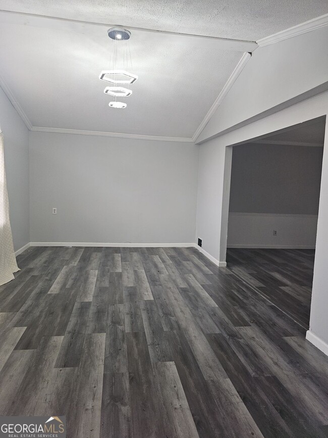 Building Photo - 480 Paul St