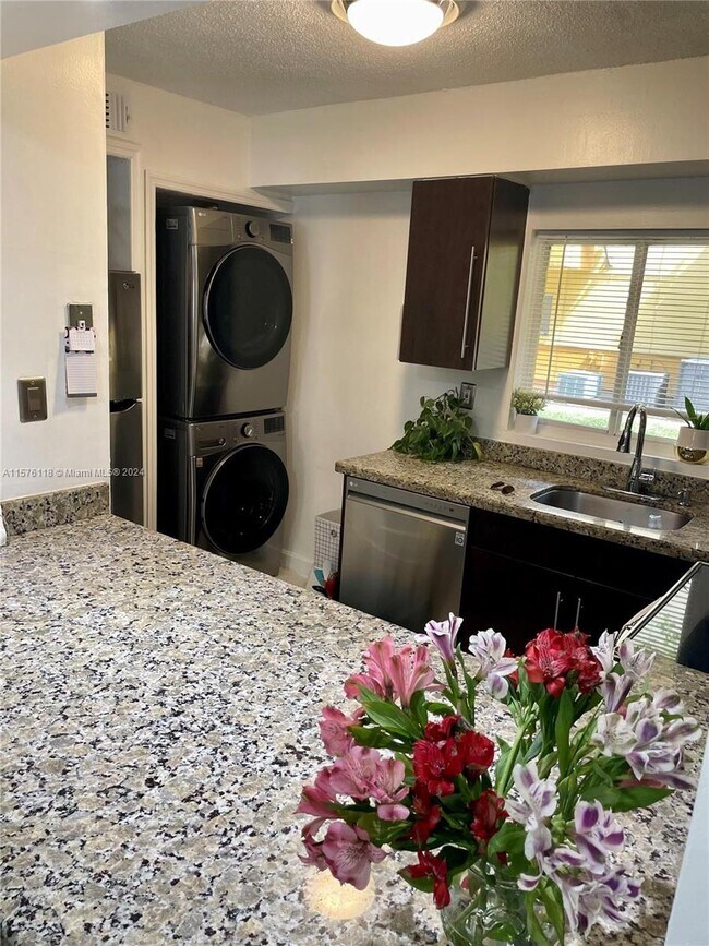 Foto del edificio - 8249 SW 149th Ct