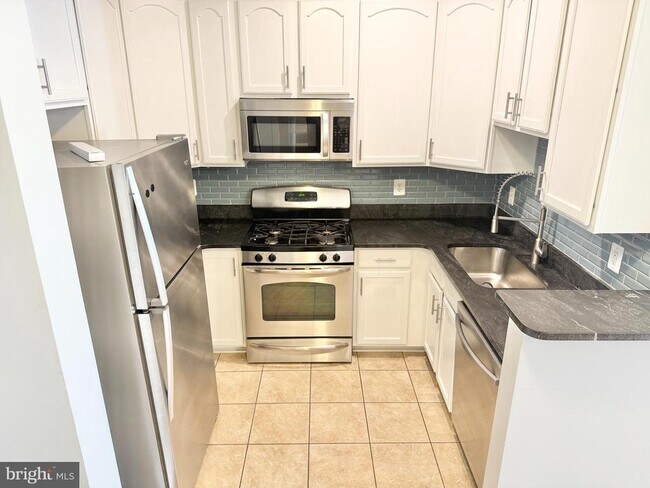 Building Photo - 2304 Margraf Cir