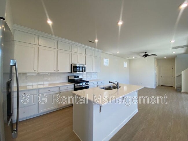 Foto del edificio - 767 W Scarlet Hill Dr