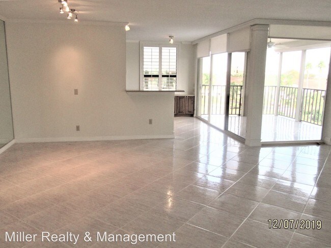 Building Photo - 6294 Bahia Del Mar Cir