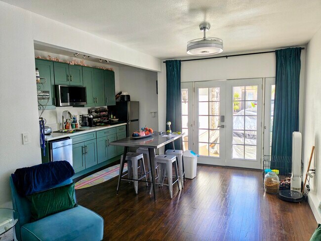 COCINA - 32450 Magenta Ct