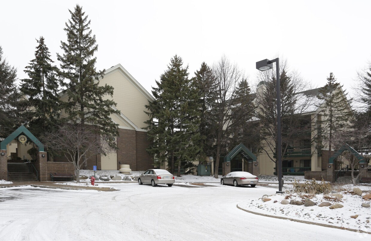 Edinborough Apartments Edina, MN