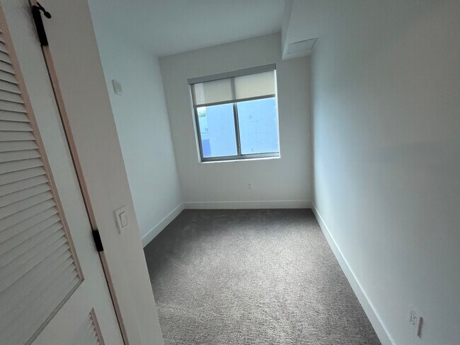 Foto del edificio - 83 NW 26th St