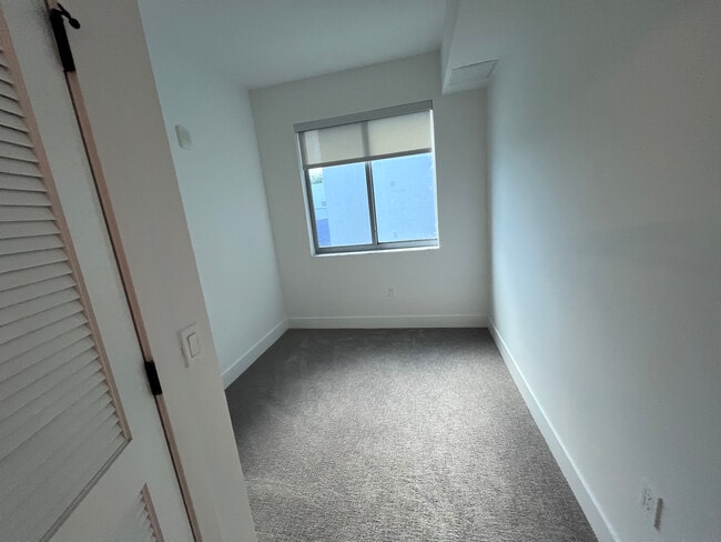 Building Photo - 83 NW 26th St