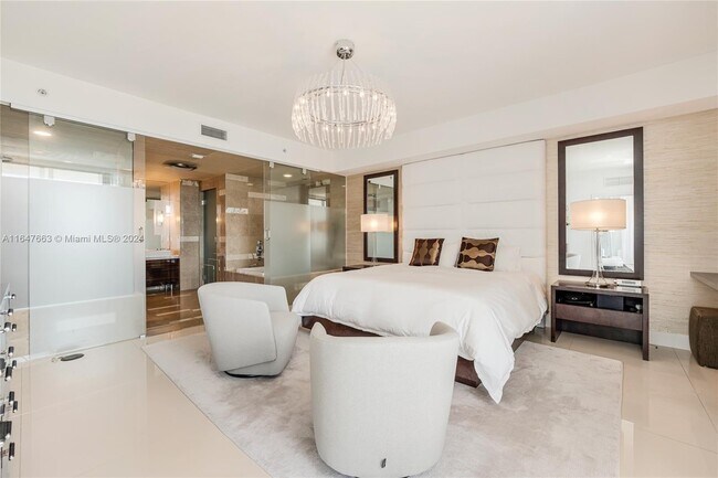Building Photo - 3737 Collins Ave