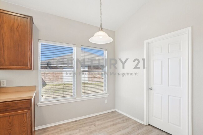 Building Photo - Lovely 4/2/2 in Forney For Rent!