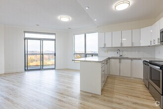 Interior Photo - 100 Eagle Street (Rivers Edge II)