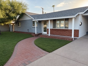 Building Photo - 1716 S Shafer Dr