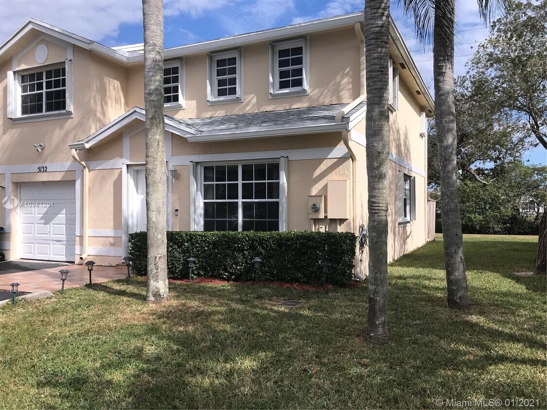 Primary Photo - 5132 SW 121st Ave