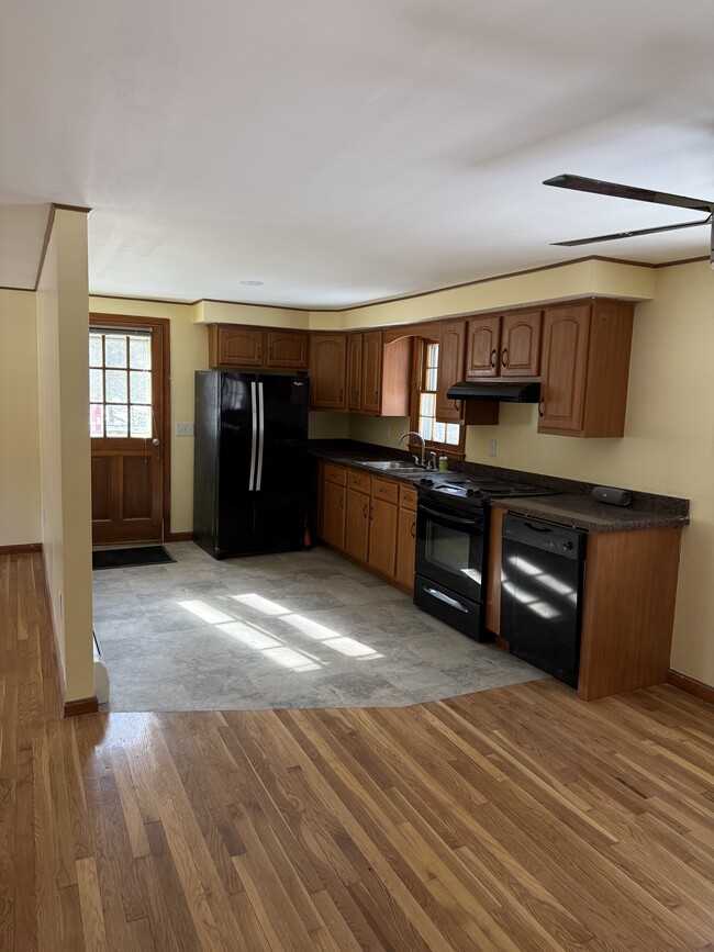 Building Photo - 29 Holden Rd