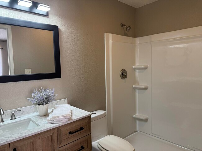 Building Photo - 10241 Las Casitas Ct NE