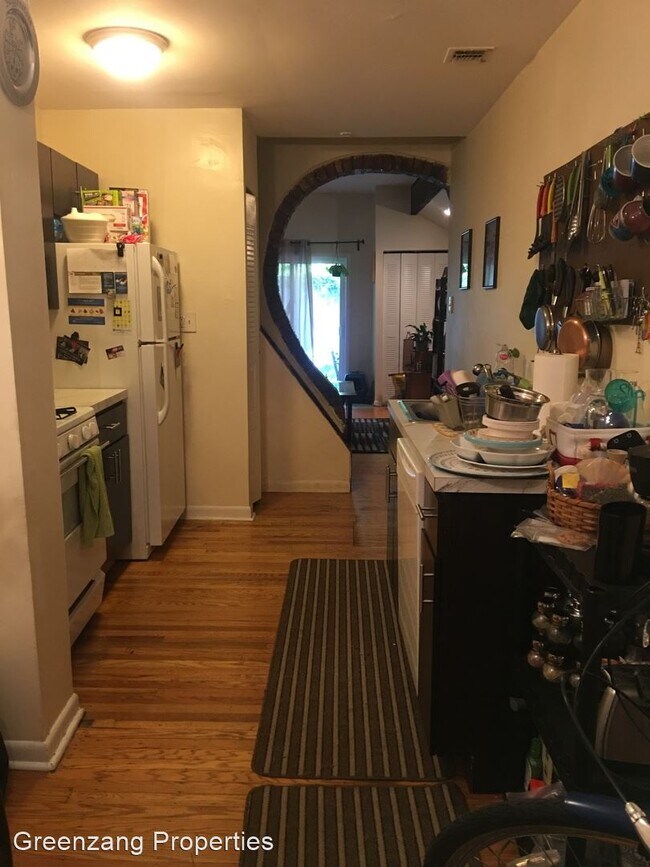 Building Photo - 607-609 S 3rd St