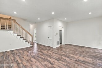 Building Photo - 707 Hatchery Ct
