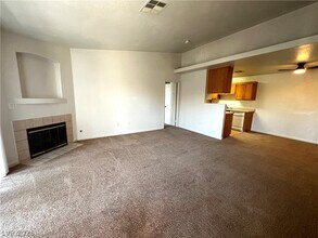 Building Photo - 4730 E Craig Rd