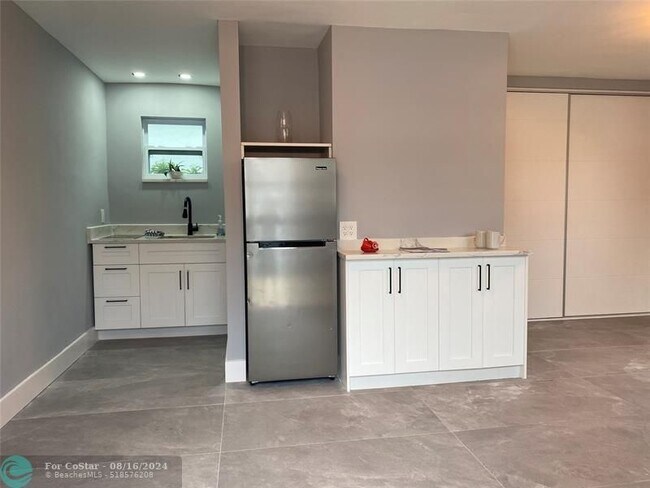 Foto del edificio - 2420 SW 11th St
