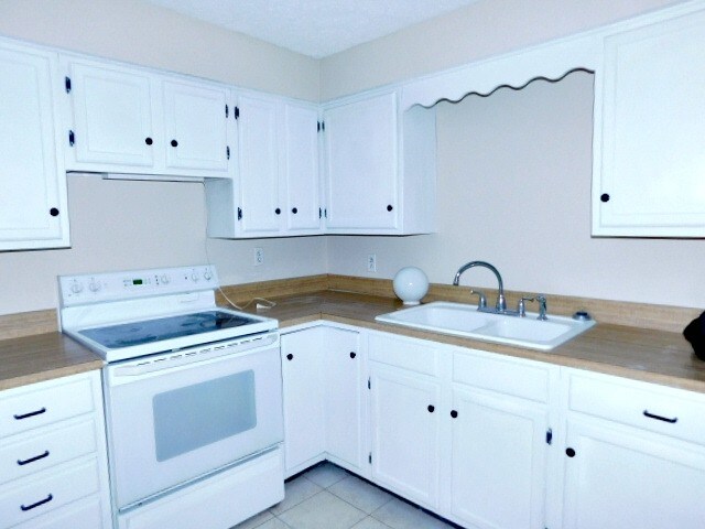 Building Photo - 405 Middle St