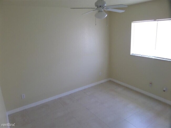Foto del edificio - 3 br, 2 bath House - 1062 Harwood Ave S