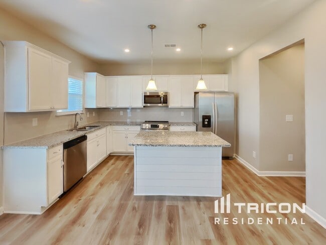 Building Photo - 3726 Pelham Wood Dr