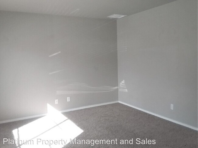 Building Photo - 1016 Millerdale Ave