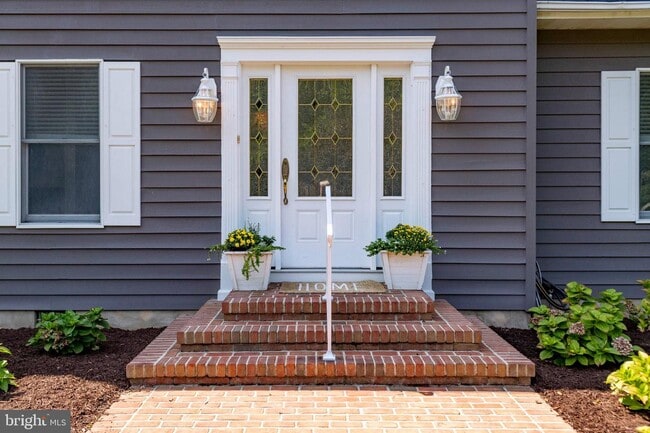 Building Photo - 9835 Martingham Cir