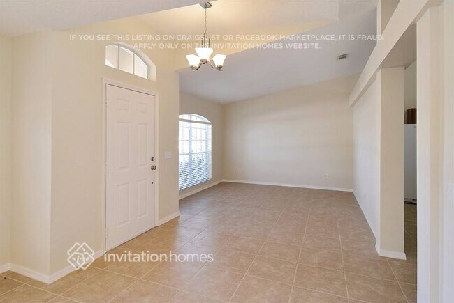 Building Photo - 5807 NW Carr Ct