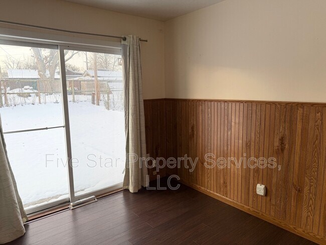 Foto del edificio - 2672 Bunn Dr