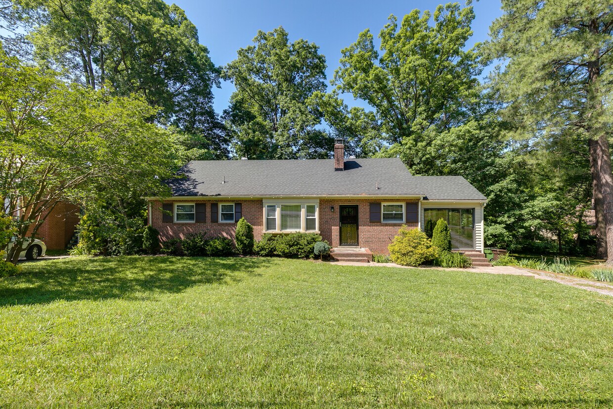 Foto principal - 6141 Merrifield Dr