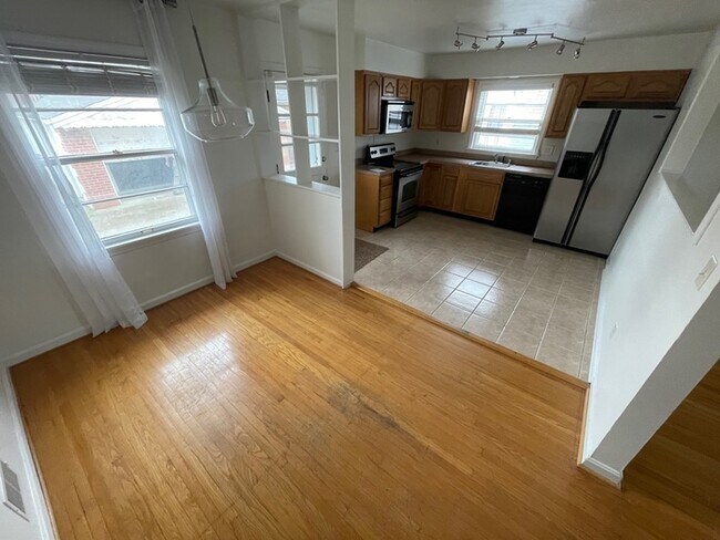 Foto del edificio - 3BD/2BA Tri Level Single Family Home