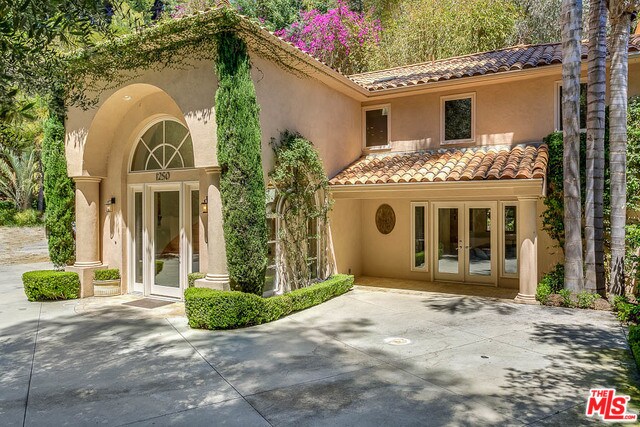 Building Photo - 1250 La Collina Dr