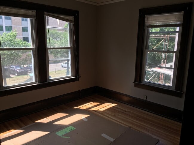 Building Photo - 422 Pierce St