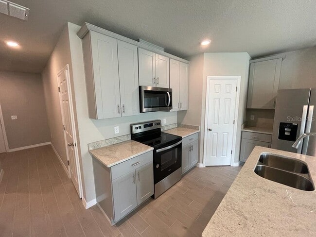 Building Photo - 513 Legacy Lp