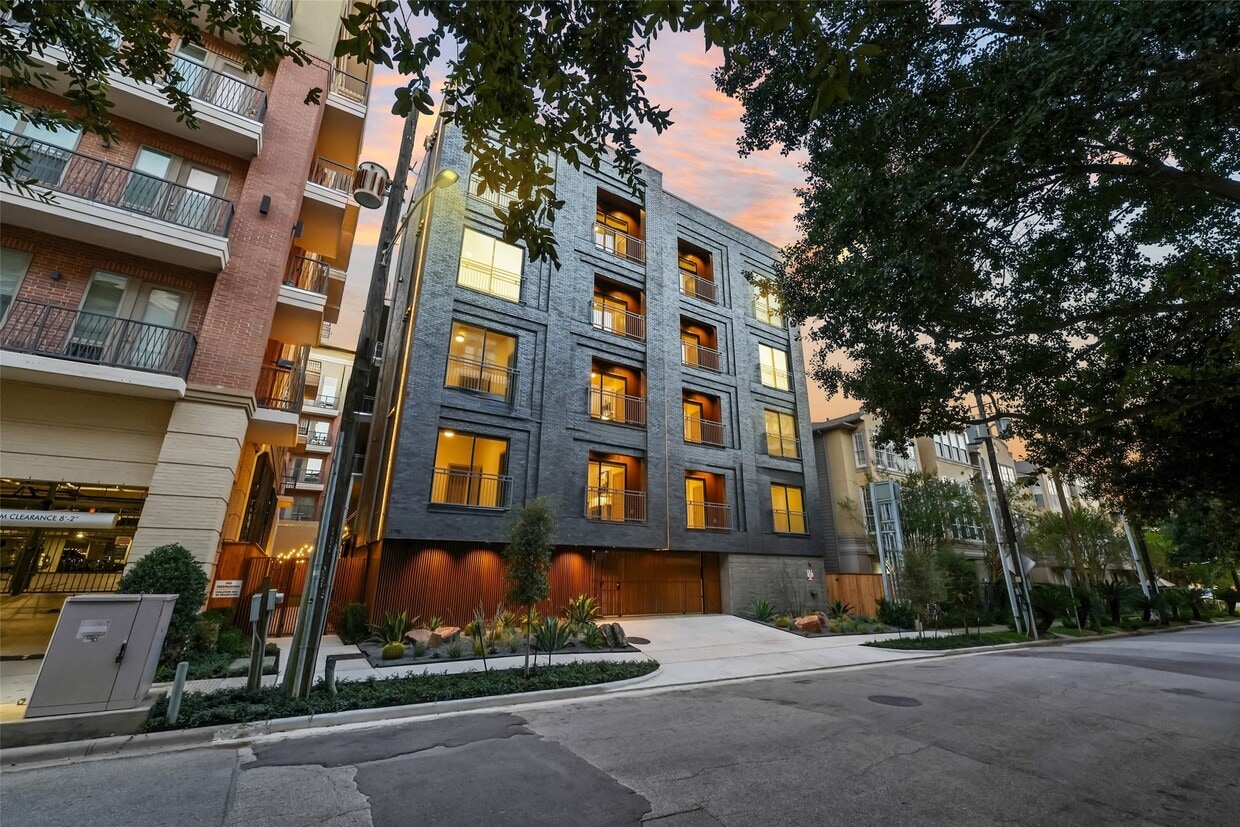 Foto principal - 170 Malone St