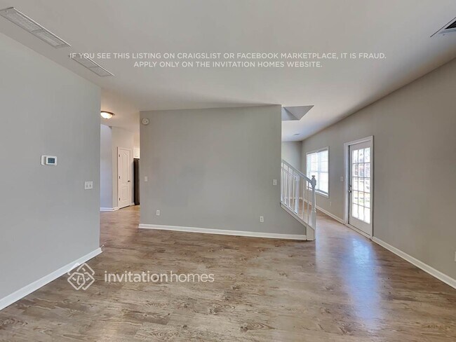 Building Photo - 4700 Ferncrest Pl