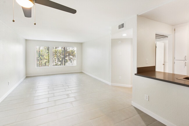 Building Photo - Haskell Regency