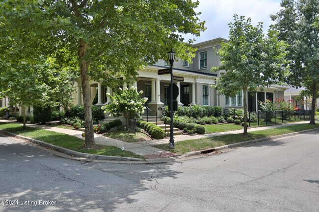 Foto del edificio - 9300 Blazing Star Ln