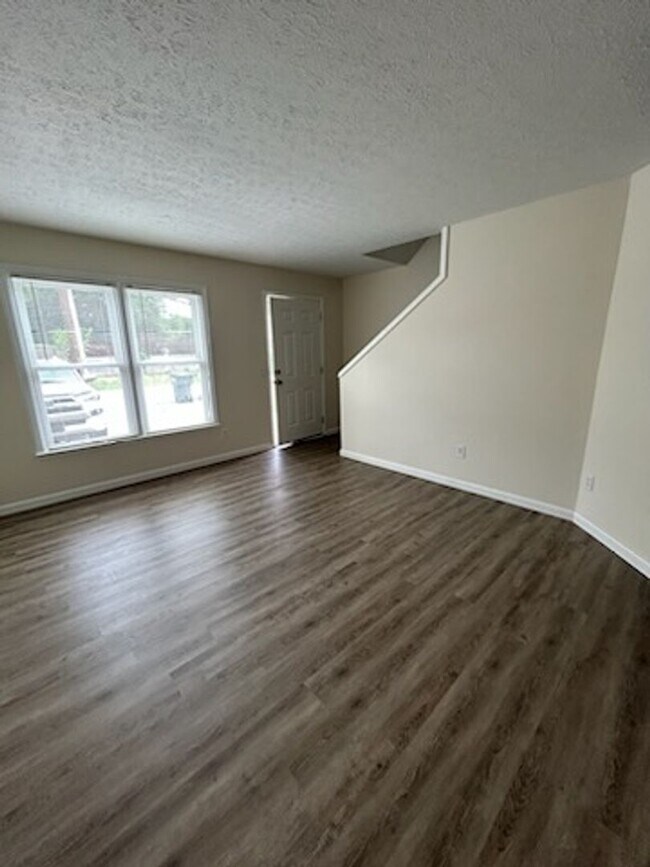 Foto del edificio - 1840 Woodland Ave