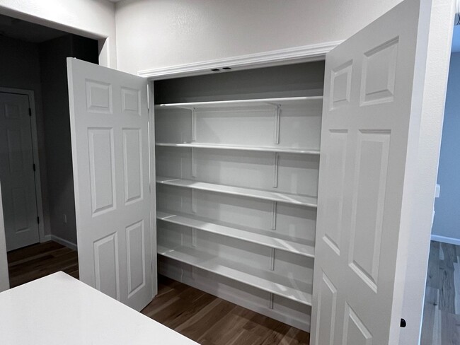 Building Photo - BEAUTIFUL NEW HOME IN GATED COMMUNITY!!