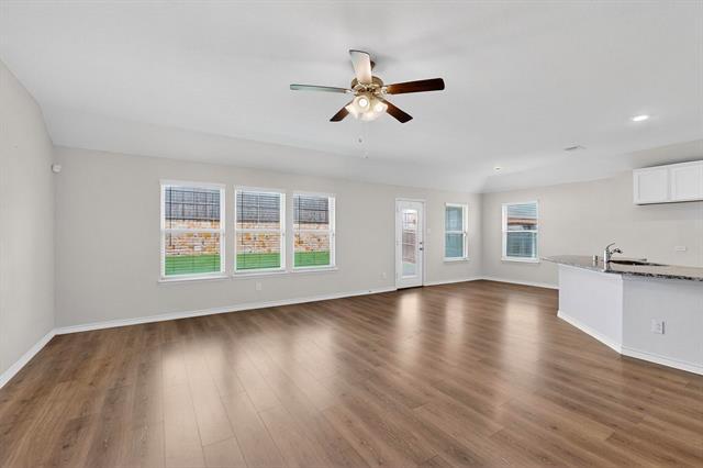 Foto del edificio - 222 Red Oak Dr