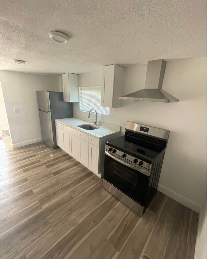 Foto principal - 1620 Ewing Ave