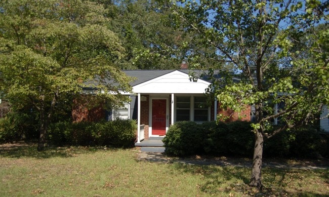 Building Photo - 1102 Sunnyside Dr