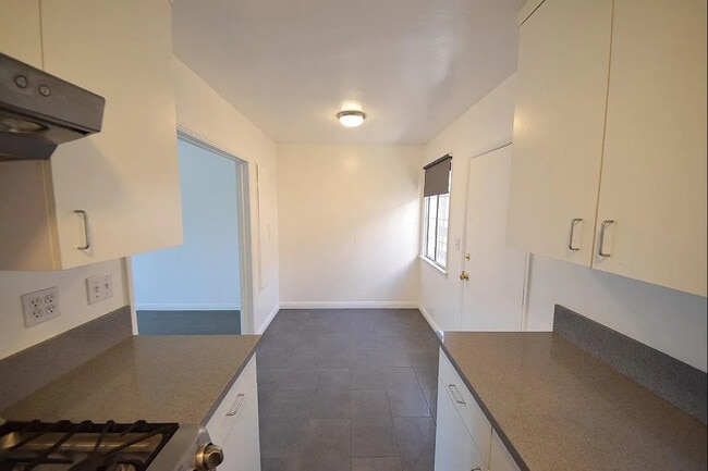 Building Photo - 4401 1/2 W Exposition Blvd